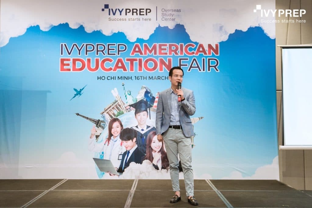 Dr. Tran Vinh Du shared his valuable knowledge about studying abroad to attendees
